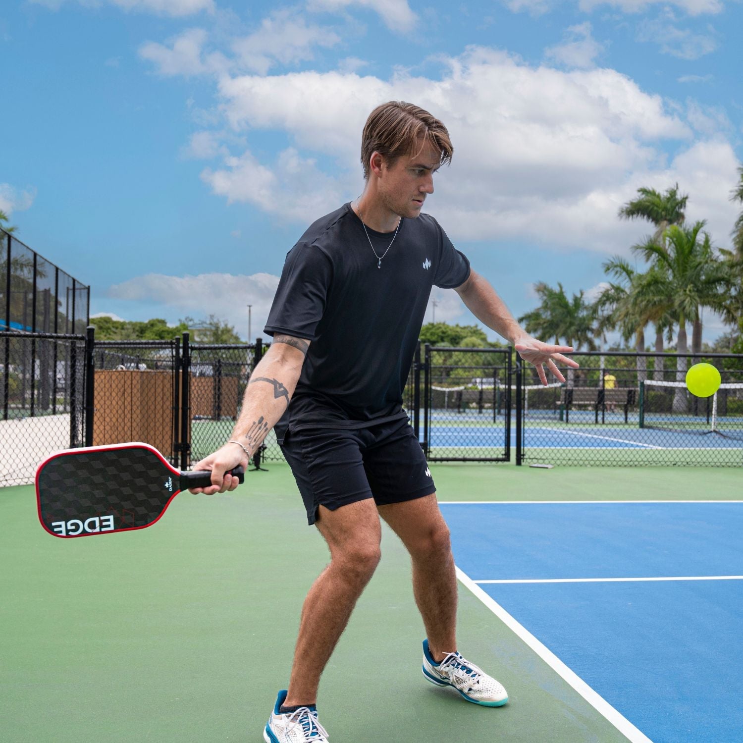 diadem-edge-18k-pickleball-paddle image 8